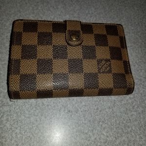Louis Vuitton Damier Ebene Kisslock wallet